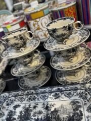 6 Kişilik ayaklı porselen çay fincan takımı