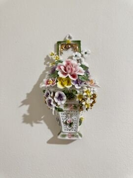 Çiçekli porselen duvar aksesuarı 23cm