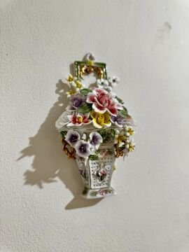 Çiçekli porselen duvar aksesuarı 23cm