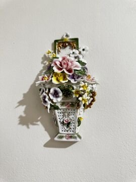 Çiçekli porselen duvar aksesuarı 23cm