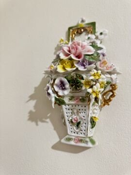 Çiçekli porselen duvar aksesuarı 23cm
