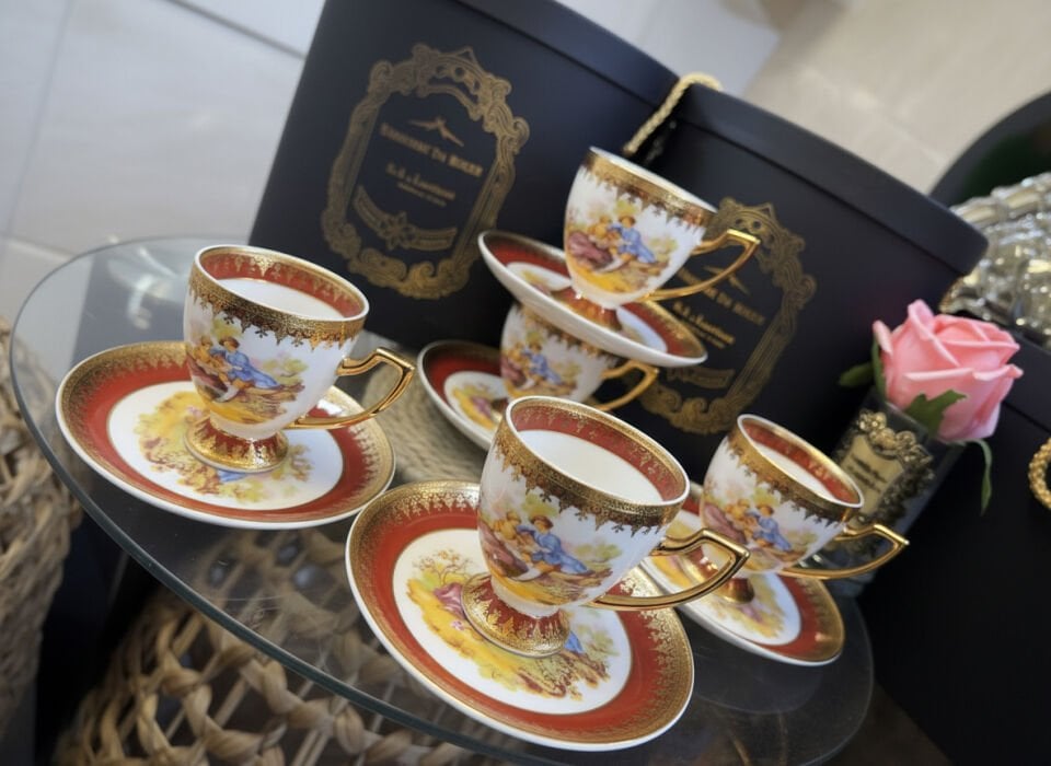 6 Kişilik porselen kahve fincan takımı